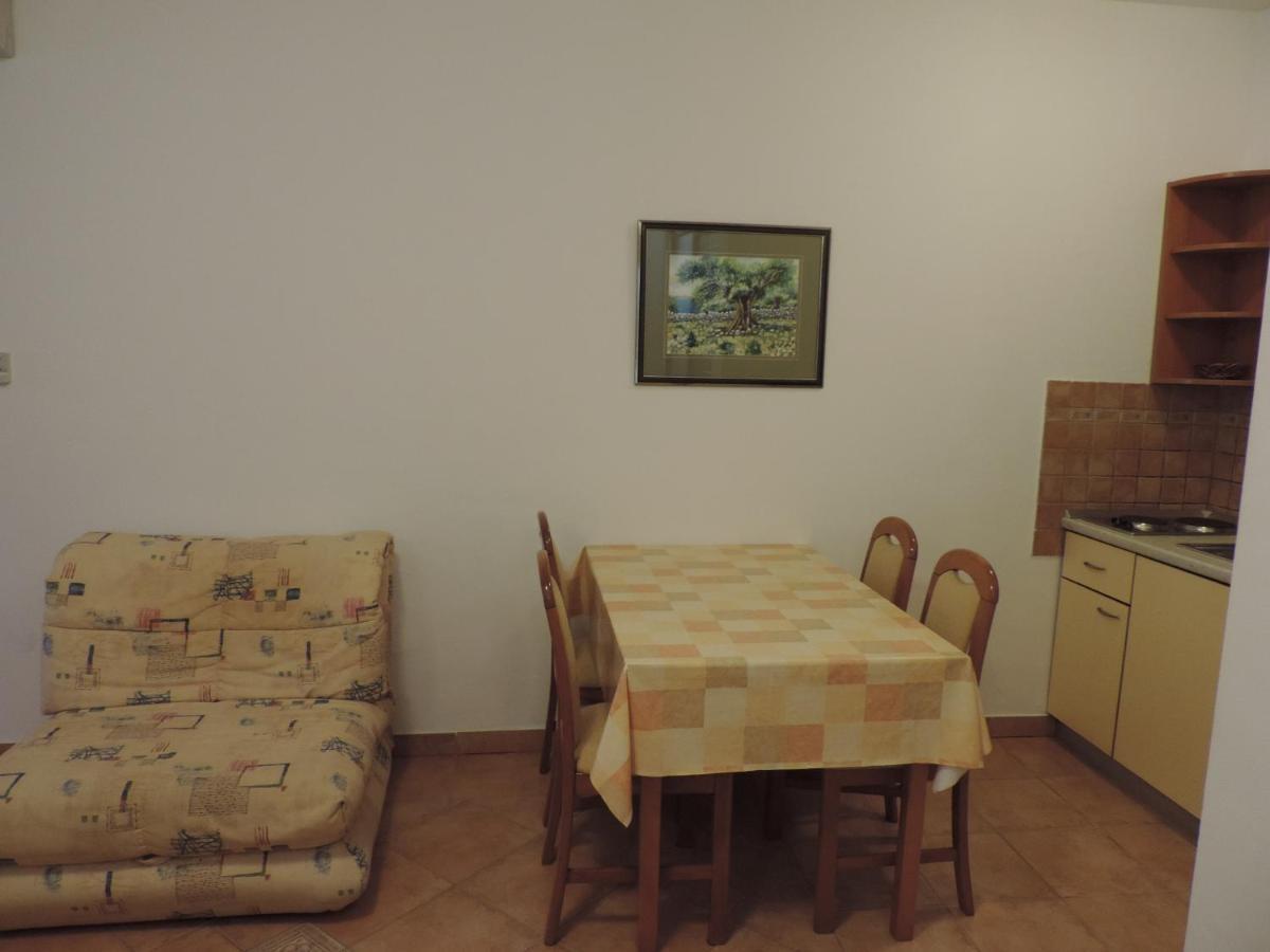Apartmani Lavanda Pag Town Bilik gambar