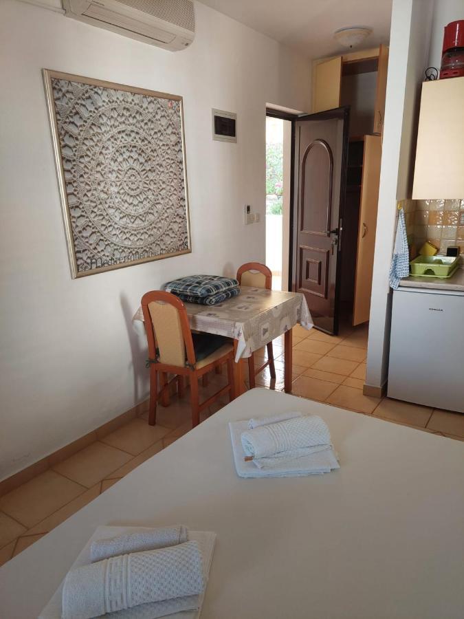 Apartmani Lavanda Pag Town Luaran gambar
